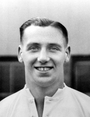 tommy lawton chelsea fc jersey number find out his famous squad digit