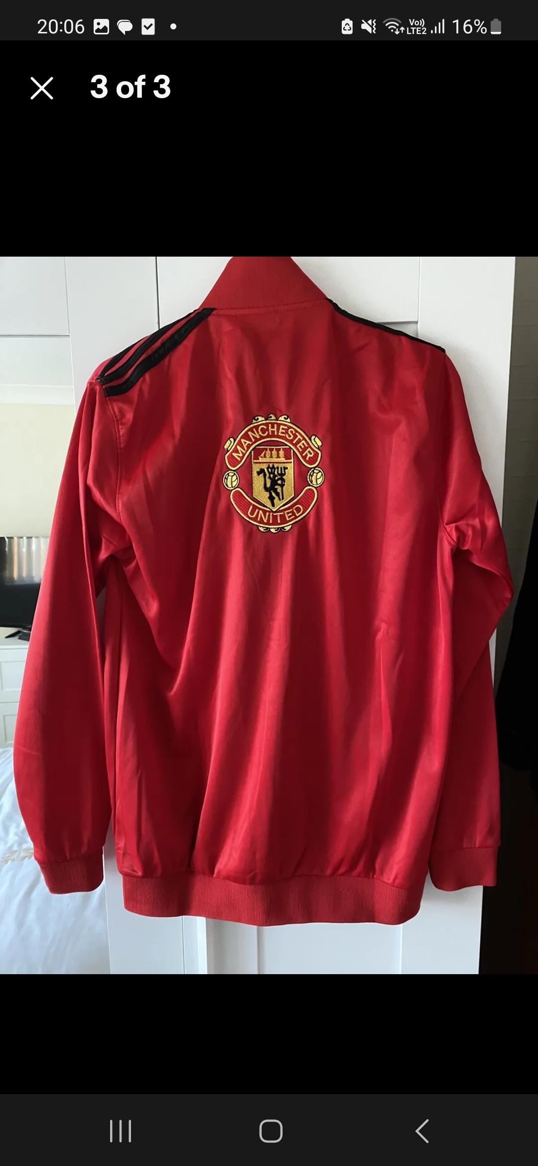 Real vs Fake Manchester United Coat? Spot the Difference Easily Here!
