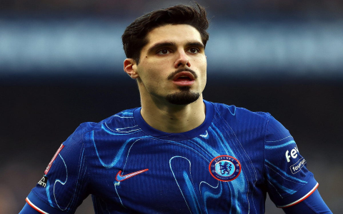 Compare Chelsea FC Samsung jersey deals? Save money with tips!