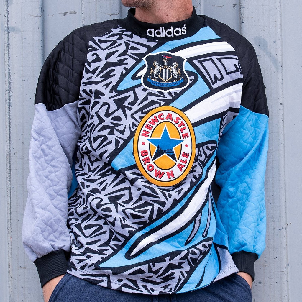 Styling Your 1995 Newcastle Keeper Kit Match Day Look Guide